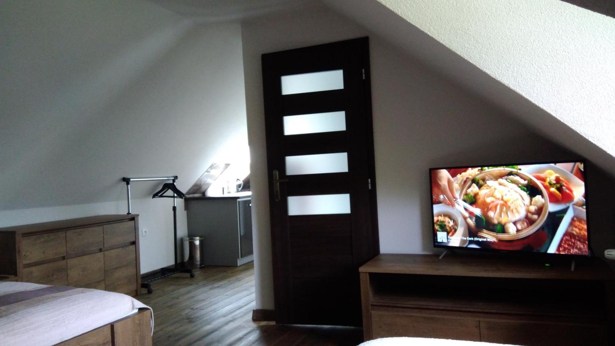 Apartman Route 18 Липтовски-Микулаш Экстерьер фото