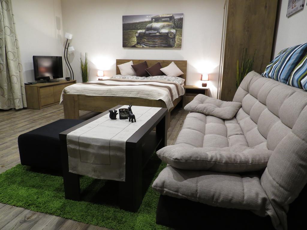 Apartman Route 18 Липтовски-Микулаш Экстерьер фото